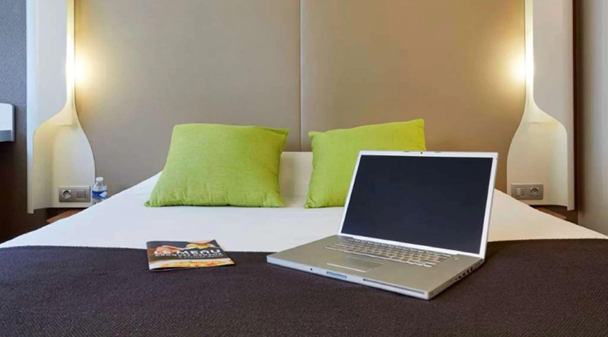 The Originals City Hotel La Verriere-Yvelines Buitenkant foto