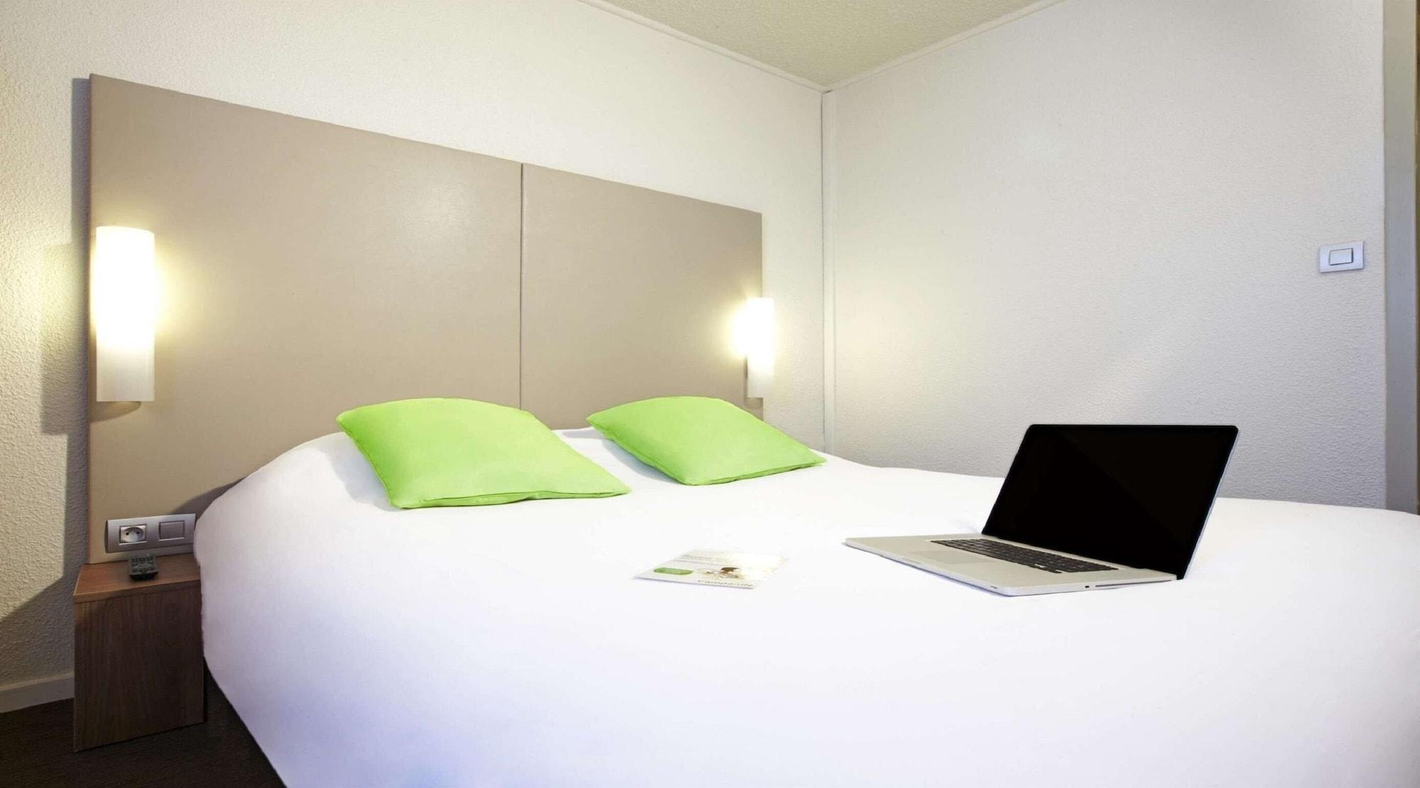 The Originals City Hotel La Verriere-Yvelines Buitenkant foto