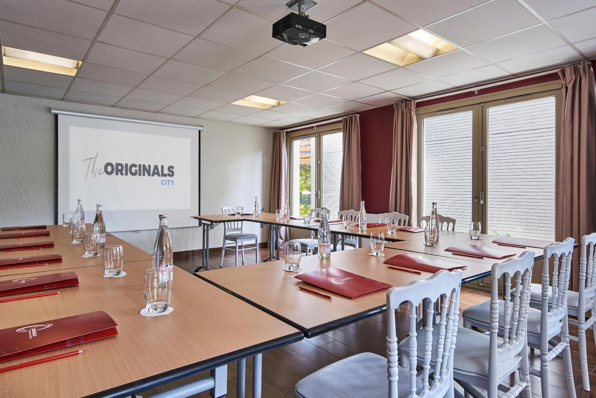 The Originals City Hotel La Verriere-Yvelines Buitenkant foto