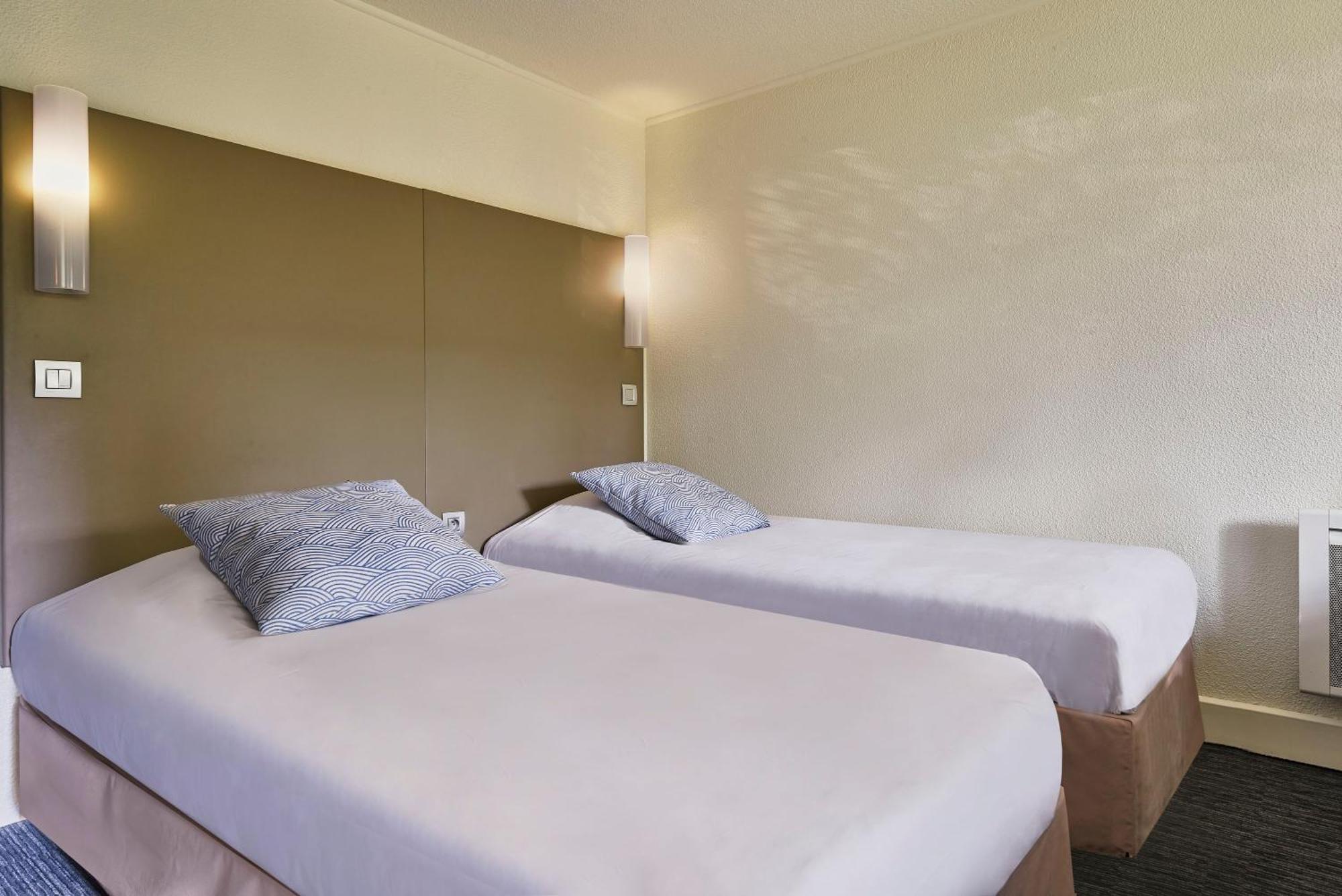 The Originals City Hotel La Verriere-Yvelines Buitenkant foto