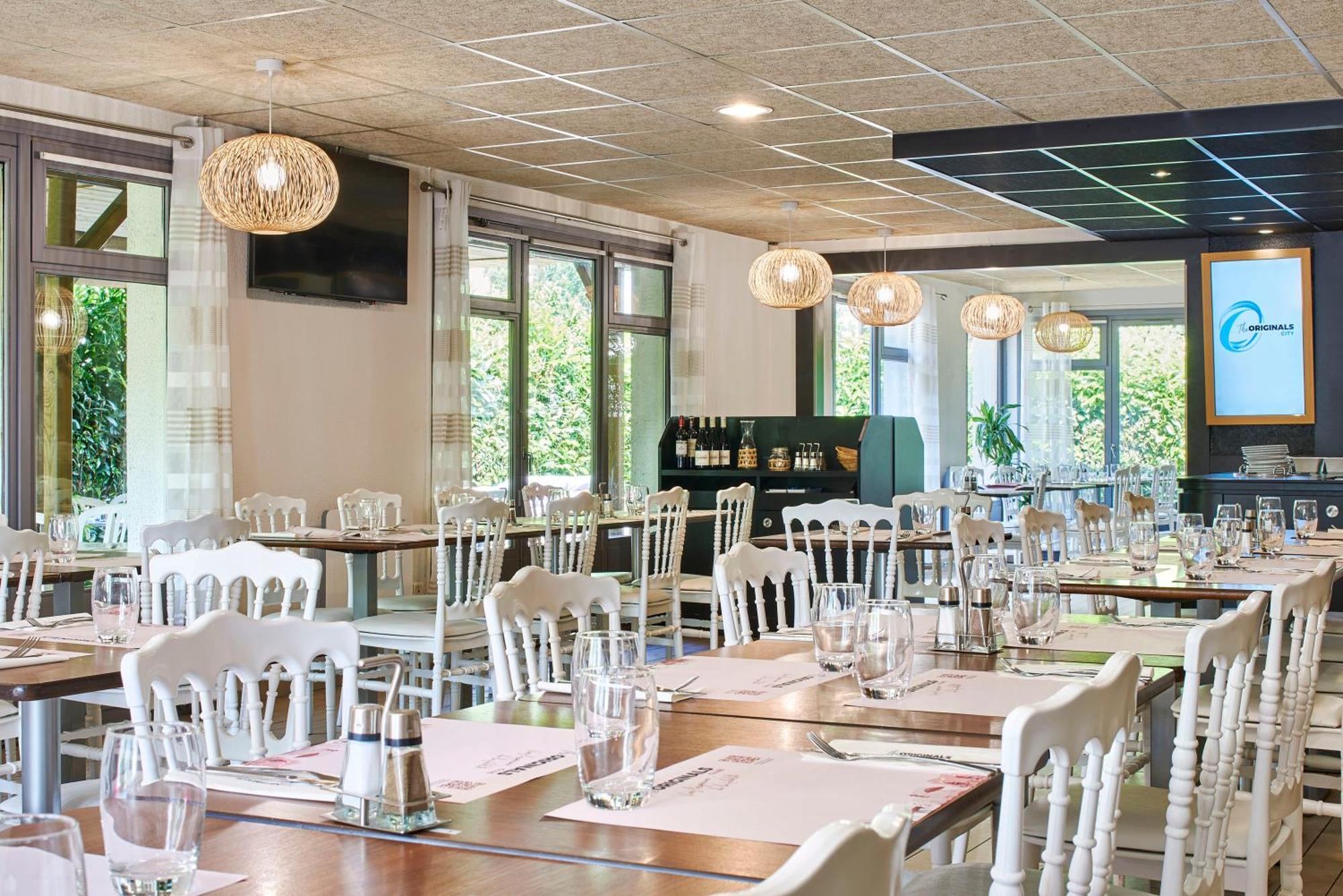The Originals City Hotel La Verriere-Yvelines Buitenkant foto