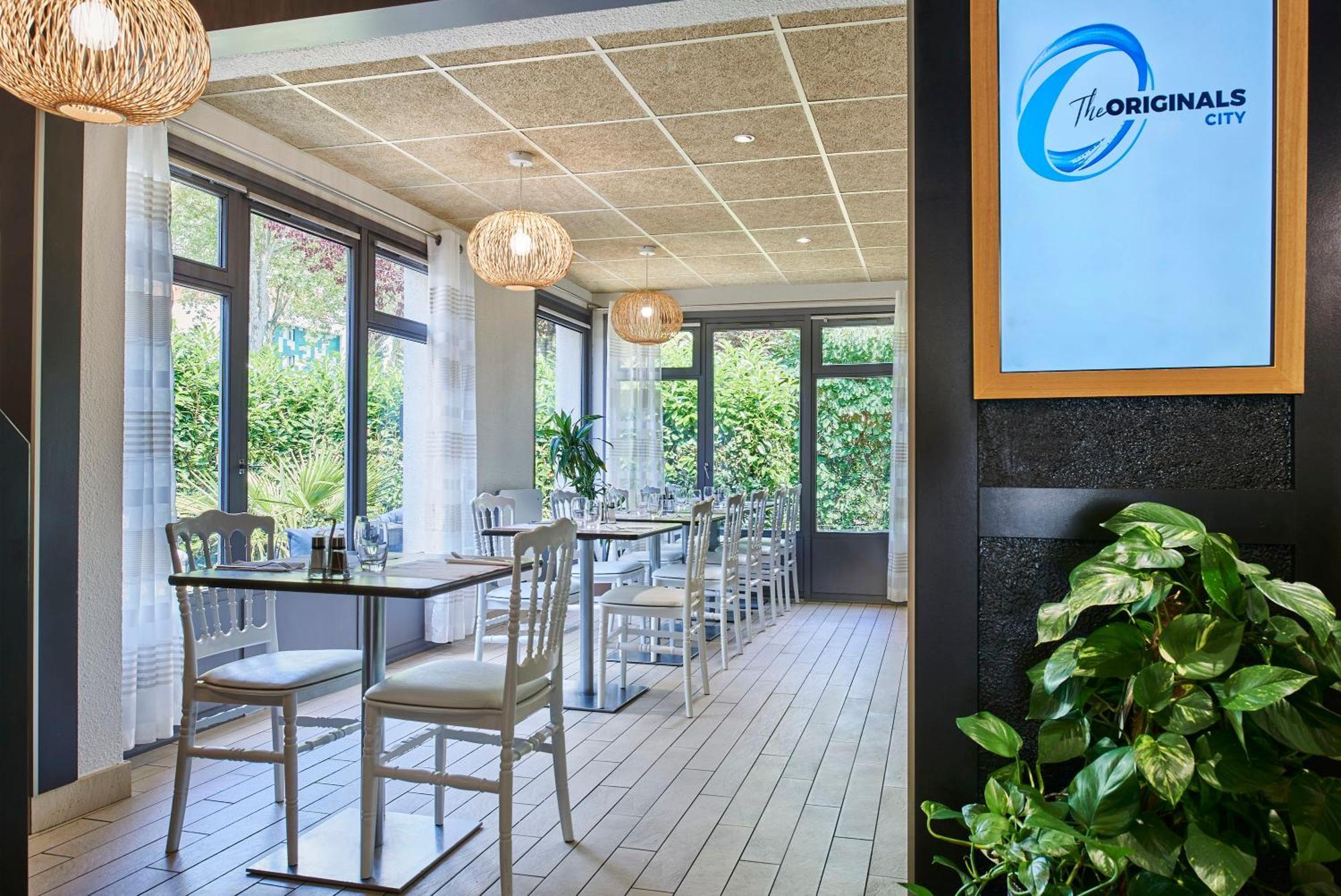 The Originals City Hotel La Verriere-Yvelines Buitenkant foto